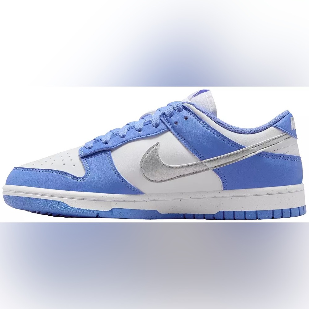 Brand new women’s size 7 1/2 Nike dunk low! NWT
Royal Pulse Metallic